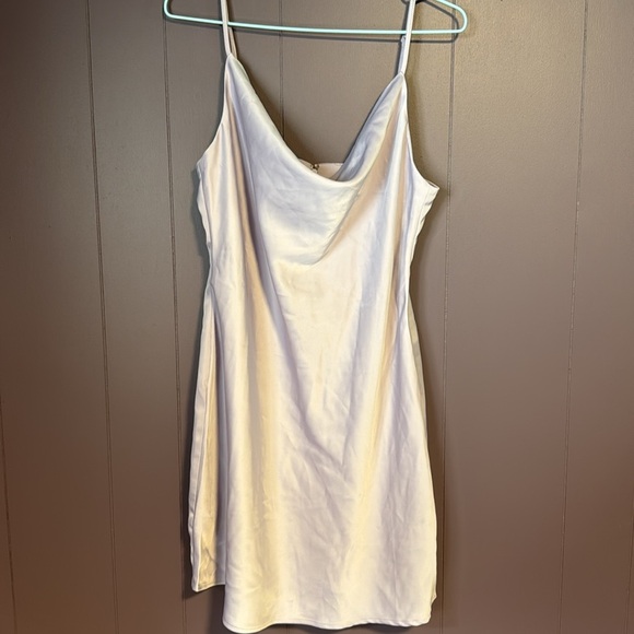 Urban Outfitters Light Purple Cowl Neck Dress Size Large - Picture 3 of 5